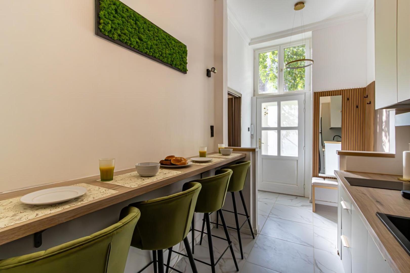 Oasis Apartment On The Broadway With Ac Budapest Exterior foto